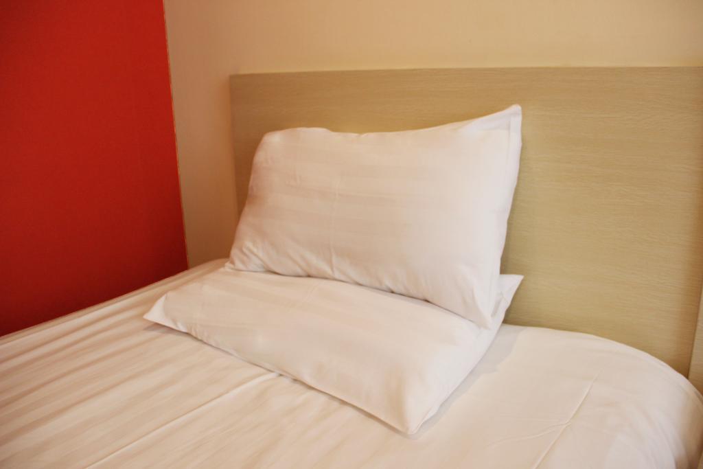 Greentree Inn Shanghai Dongming Road Subway Station Express Hotel Esterno foto