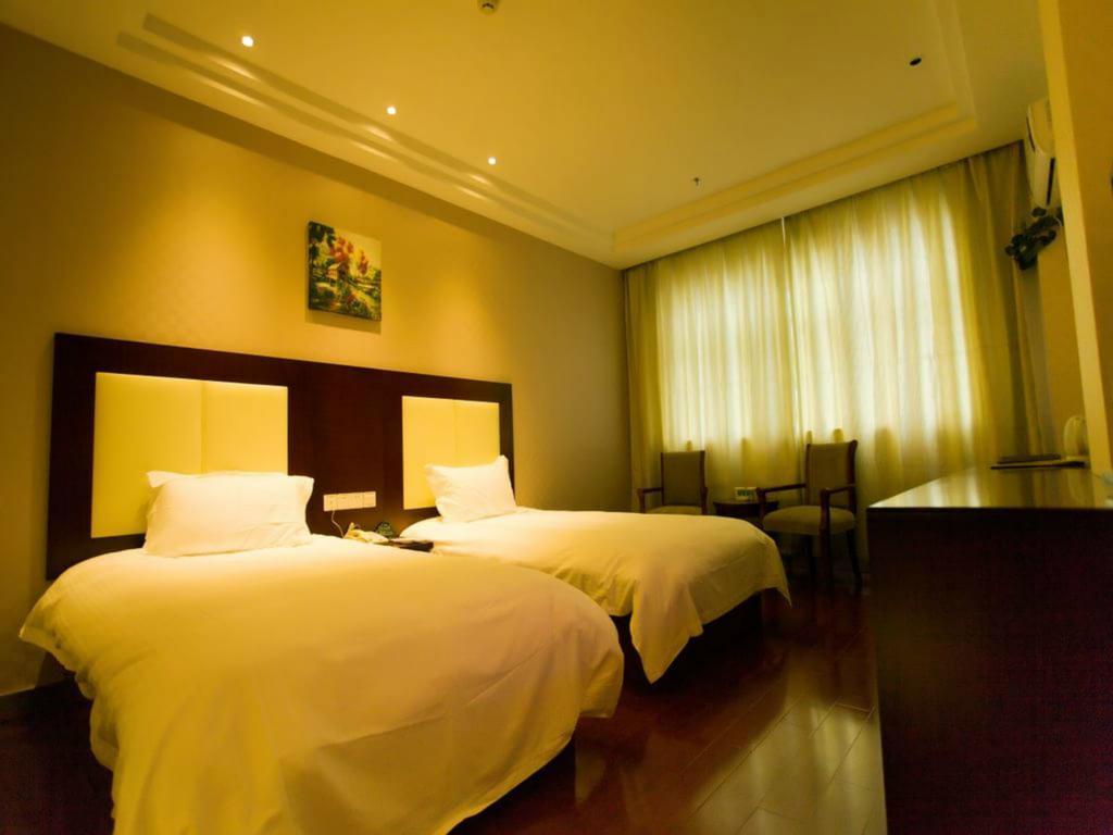 Greentree Inn Shanghai Dongming Road Subway Station Express Hotel Esterno foto