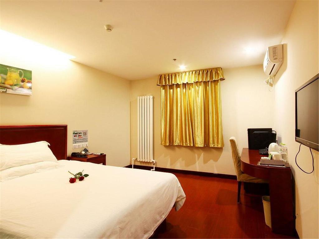 Greentree Inn Shanghai Dongming Road Subway Station Express Hotel Esterno foto