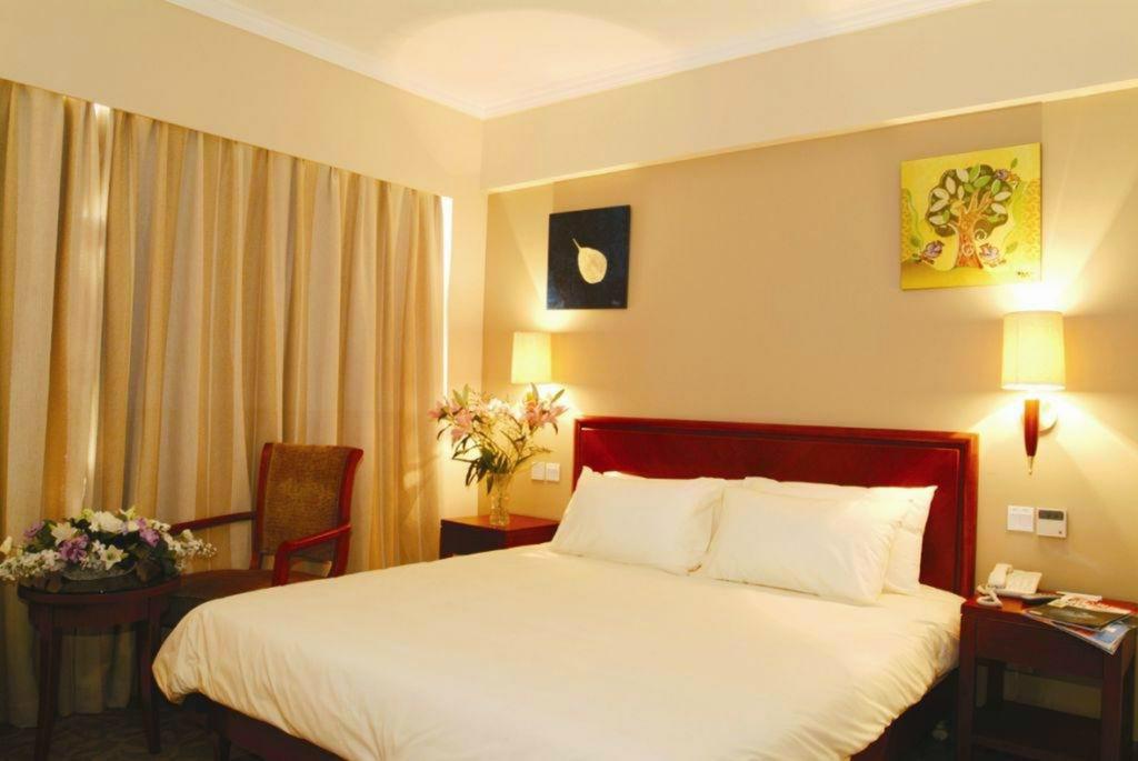Greentree Inn Shanghai Dongming Road Subway Station Express Hotel Esterno foto