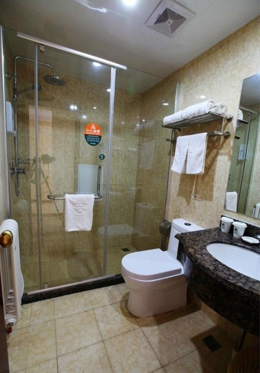 Greentree Inn Shanghai Dongming Road Subway Station Express Hotel Esterno foto