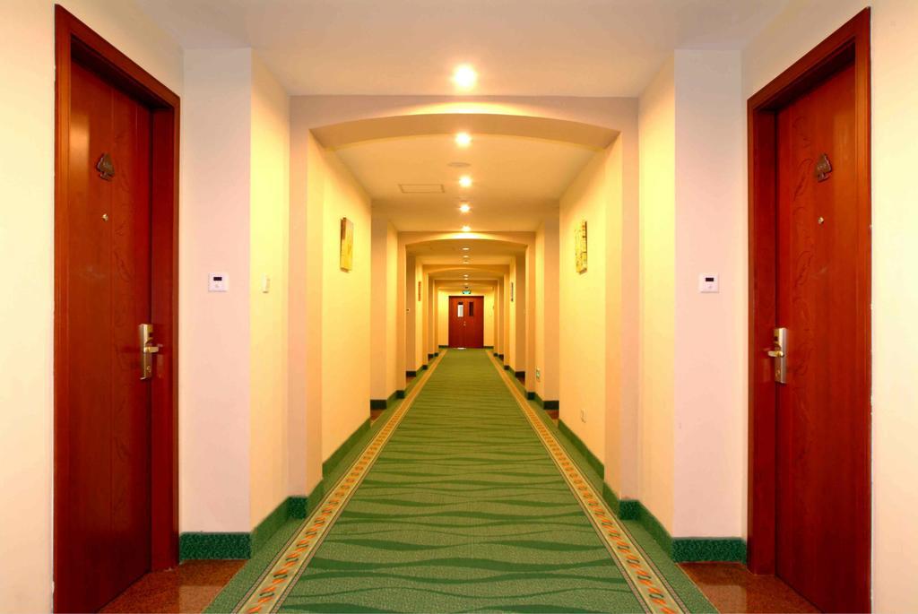 Greentree Inn Shanghai Dongming Road Subway Station Express Hotel Esterno foto