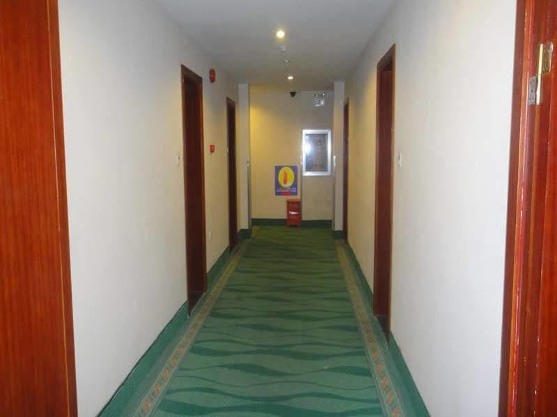 Greentree Inn Shanghai Dongming Road Subway Station Express Hotel Esterno foto