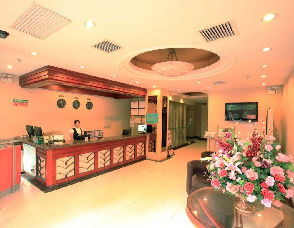 Greentree Inn Shanghai Dongming Road Subway Station Express Hotel Esterno foto